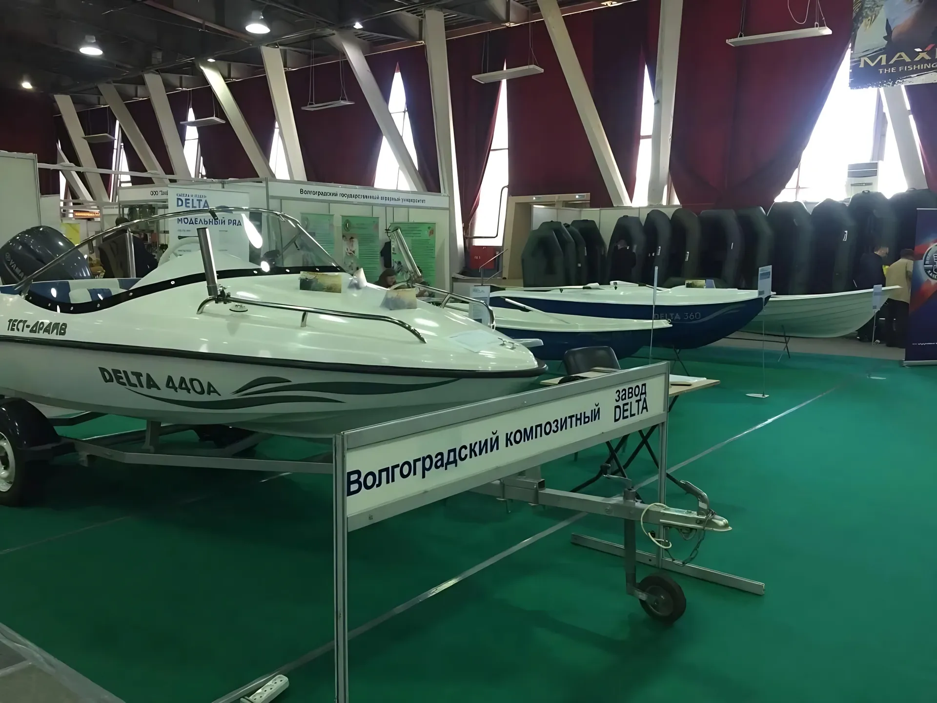 Катер Delta 440A на стенде компании