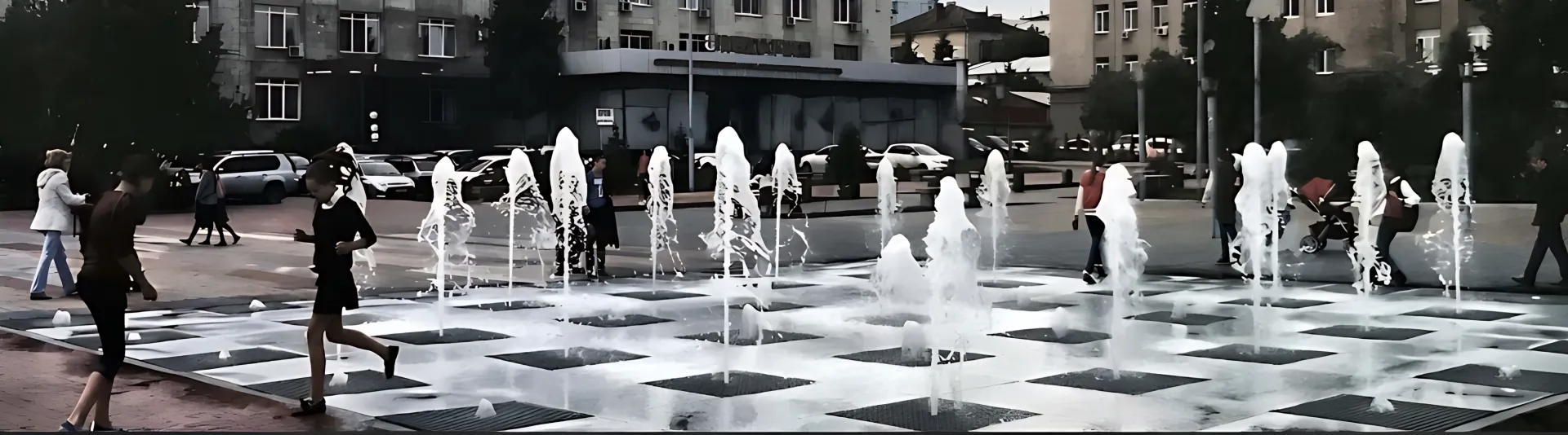 Сухой фонтан на городской площади